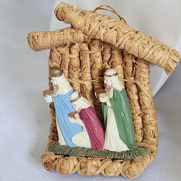 Set of Christmas Nativity Scene Ornament Set Wicker Creche with Resin Figures - Picture 5 of 8